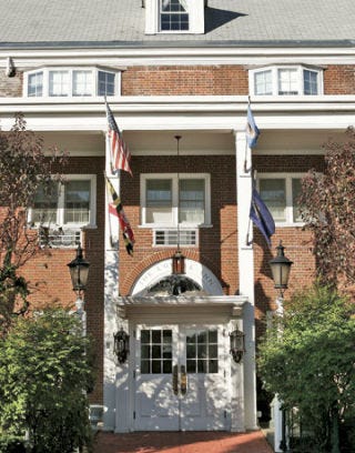 The Lowell Inn Located in Stillwater, MN