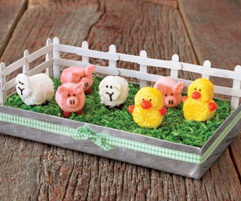marshmallow ducks and sheep and pigs in a barnyard centerpiece