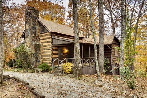 7 Rustic Log Homes For Sale Historic Homes For Sale