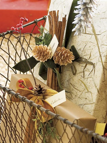 34 Pine Cone Crafts - DIY Christmas Decorations & Ornament ...