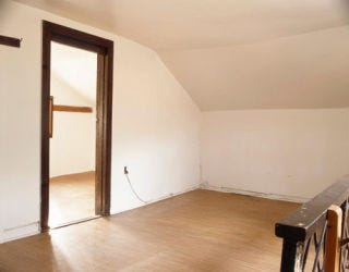 landing space before makeover