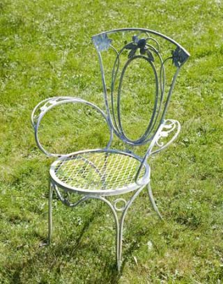 Vintage Iron Patio Furniture, How To Paint Old Wrought Iron Patio Furniture