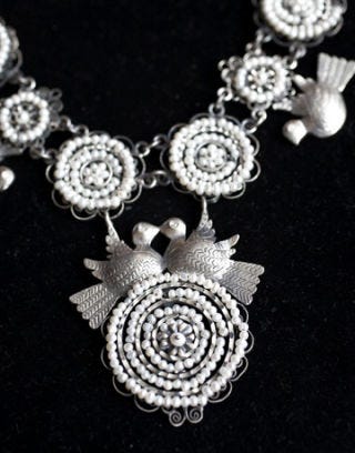 silver and pearl necklace