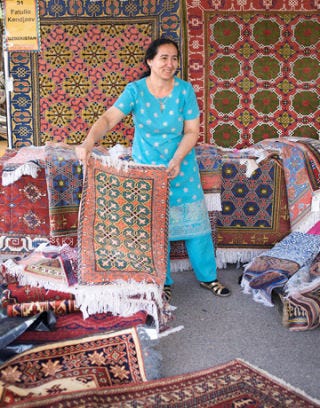 uzbekistani weaver