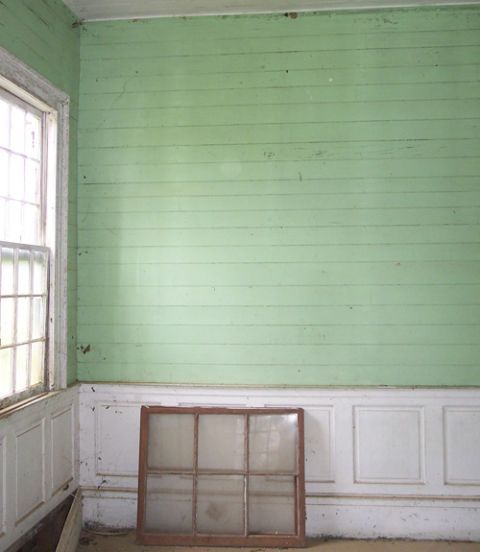 living room before makeover