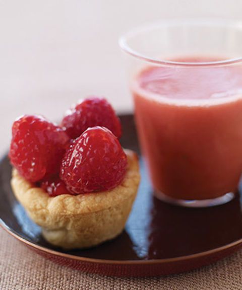 bite size raspberry pie and berry shooter