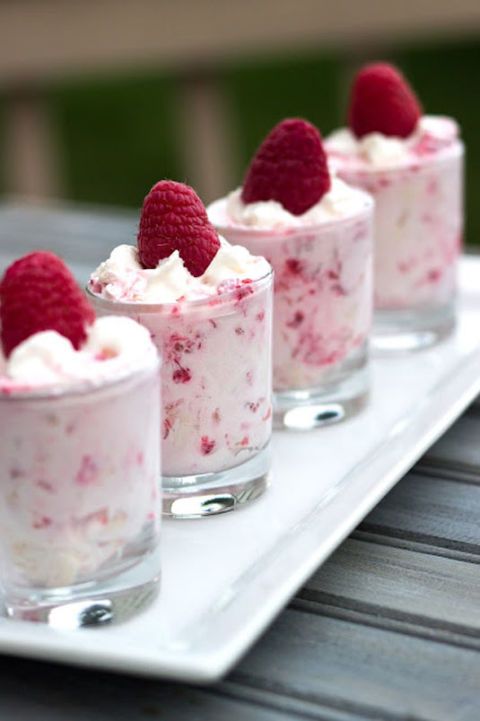 Tiny Desserts 20 Deliciously Darling Tiny Desserts   54eb831739e73   Cos 17 Raspberry Shooters De 