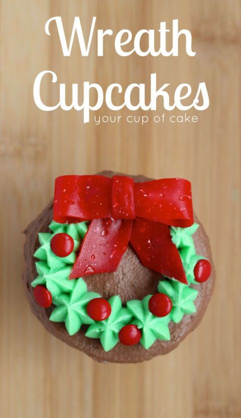 wreath cupcakes