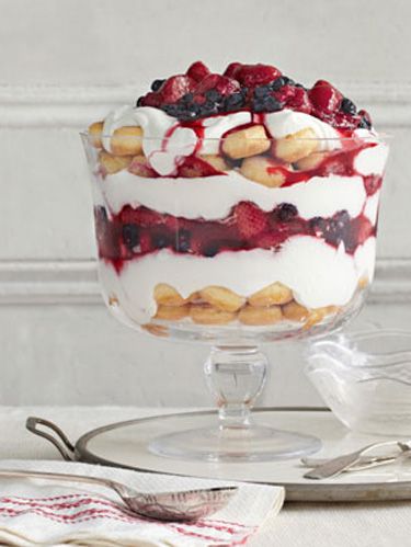 vanilla yogurt and berry trifle
