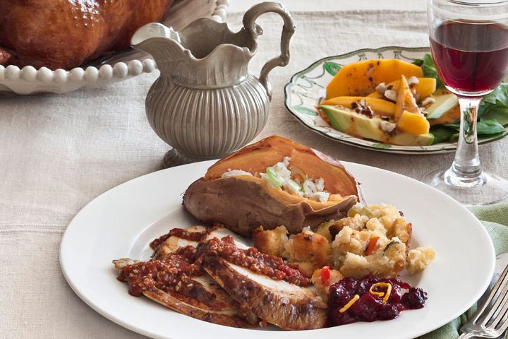 turkey with thanksgiving side dishes