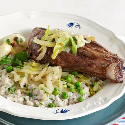 lamb shanks with sweet peas and mint