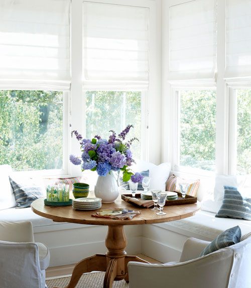 round dining nook