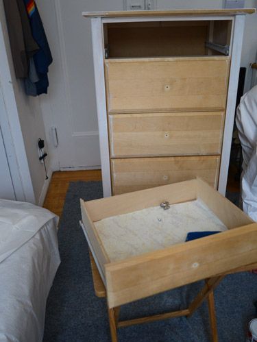 Möbel, Zimmer, Tisch, Schreibtisch, Nachttisch, Holz, Holzbeize, Schrank, Bett,