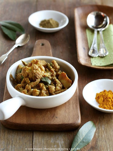 Food, Serveware, Dishware, Tableware, Leaf, Ingredient, Cuisine, Meal, Kitchen utensil, Dish, 