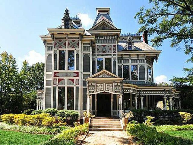 Best Old Houses In Movies Famous Movie Homes