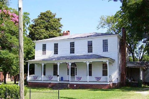 10 Beautiful Historic Houses for Sale for Under $100 000