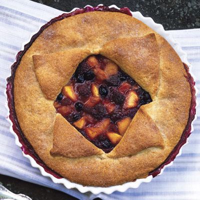 deep-dish peach and berry pie