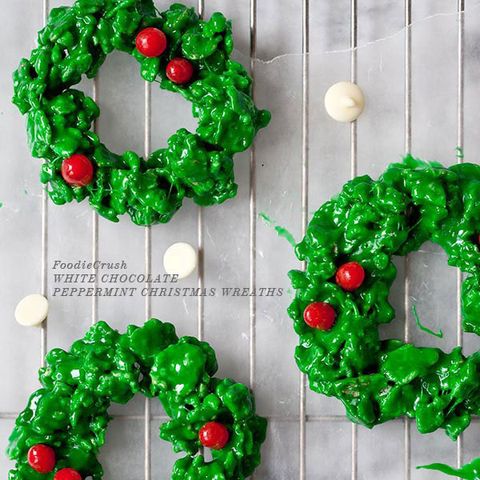 white chocolate and peppermint christmas wreath cookies