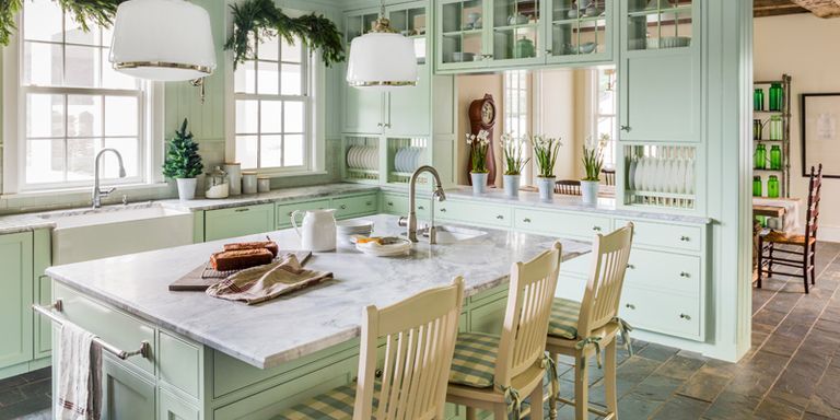 10 Ways to Add Farmhouse Charm to a New Kitchen - Vintage Kitchen Decor ...