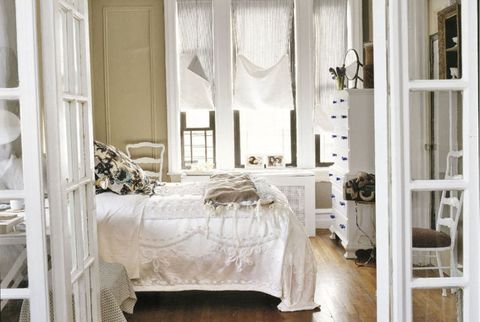 all white bedroom decor