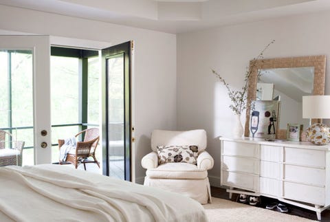 35 Best White Bedroom Ideas How To Decorate A Cape Cod Room