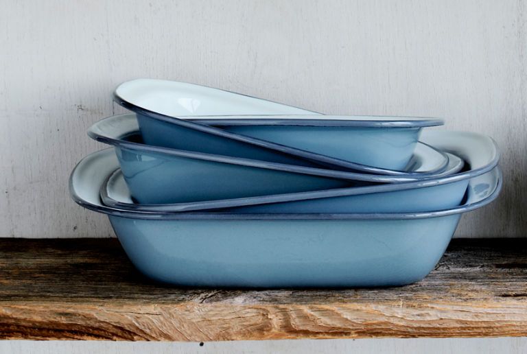 Set of 3 Enamelware Baking Pans  Vintage enamelware, Enamelware, Enamel  bakeware