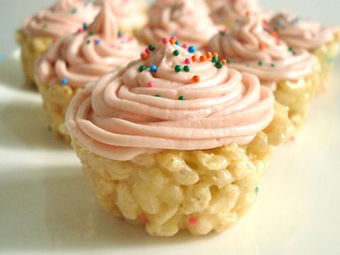 cake batter rice krispies cupcakes