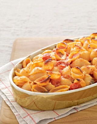 mac and cheese in casserole dish