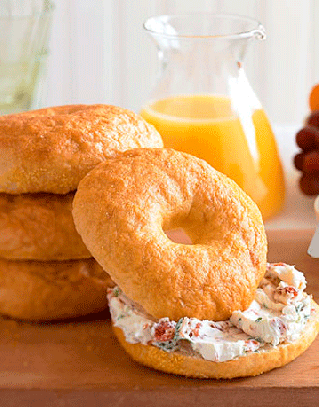 Bagels maison bagels et fromage à la crème