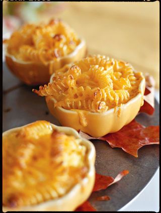 macaroni and cheese in small dishes