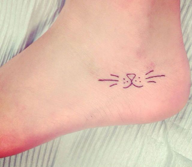 Skin, Ankle, Joint, Leg, Flesh, Foot, Temporary tattoo, Hand, Muscle, Tattoo, 