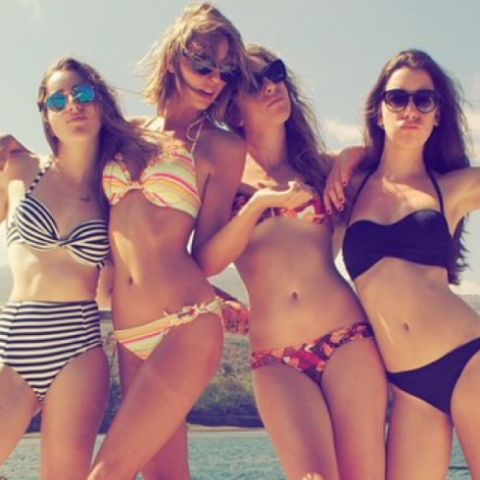 Taylor Swift haim bikini vakantie
