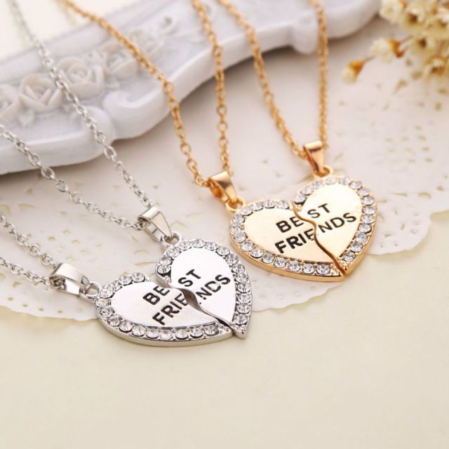 Fashion accessory, Chain, Pendant, Natural material, Locket, Jewellery, Metal, Heart, Material property, Necklace, 