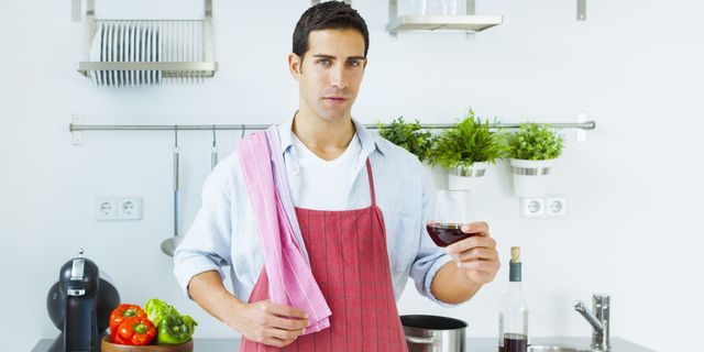 Countertop, Cook, Tableware, Kitchen, Home appliance, Cooking, Small appliance, Dishware, Kitchen utensil, Chef, 