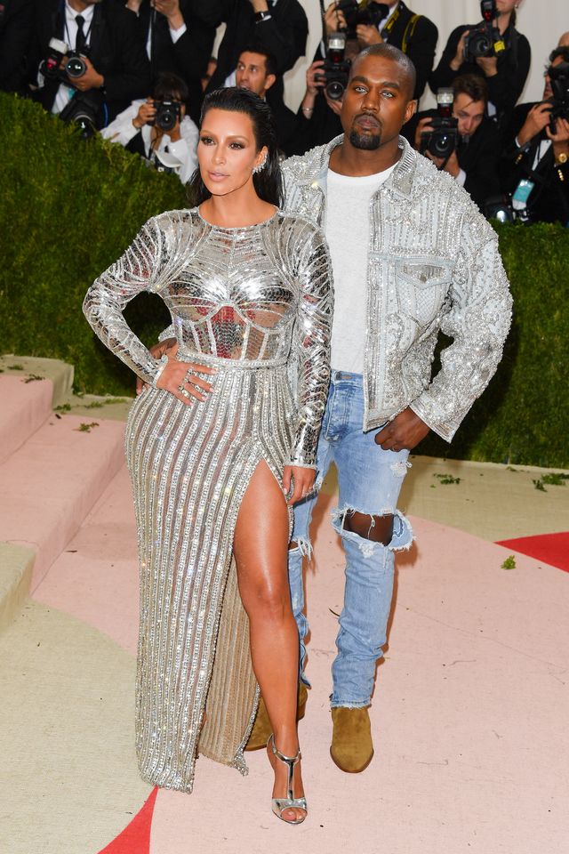Kim Kardashian in Balmain en Kanye West Met Gala 2016