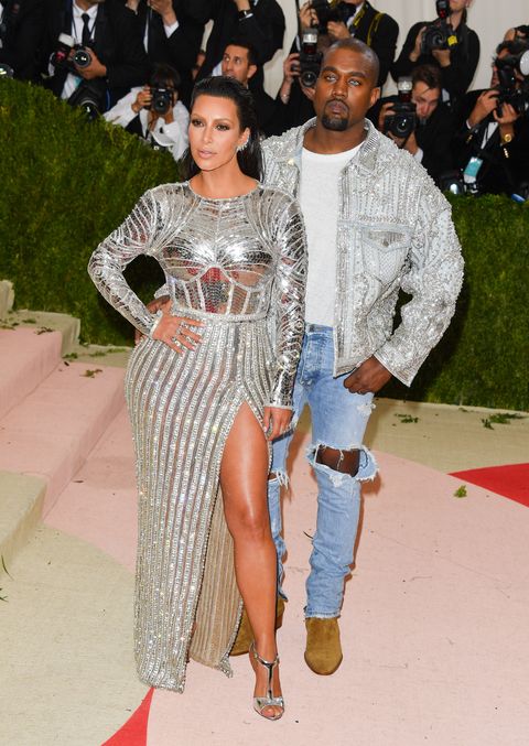 Kim Kardashian in Balmain en Kanye West Met Gala 2016