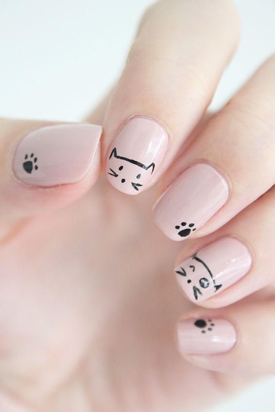 cat nail-art