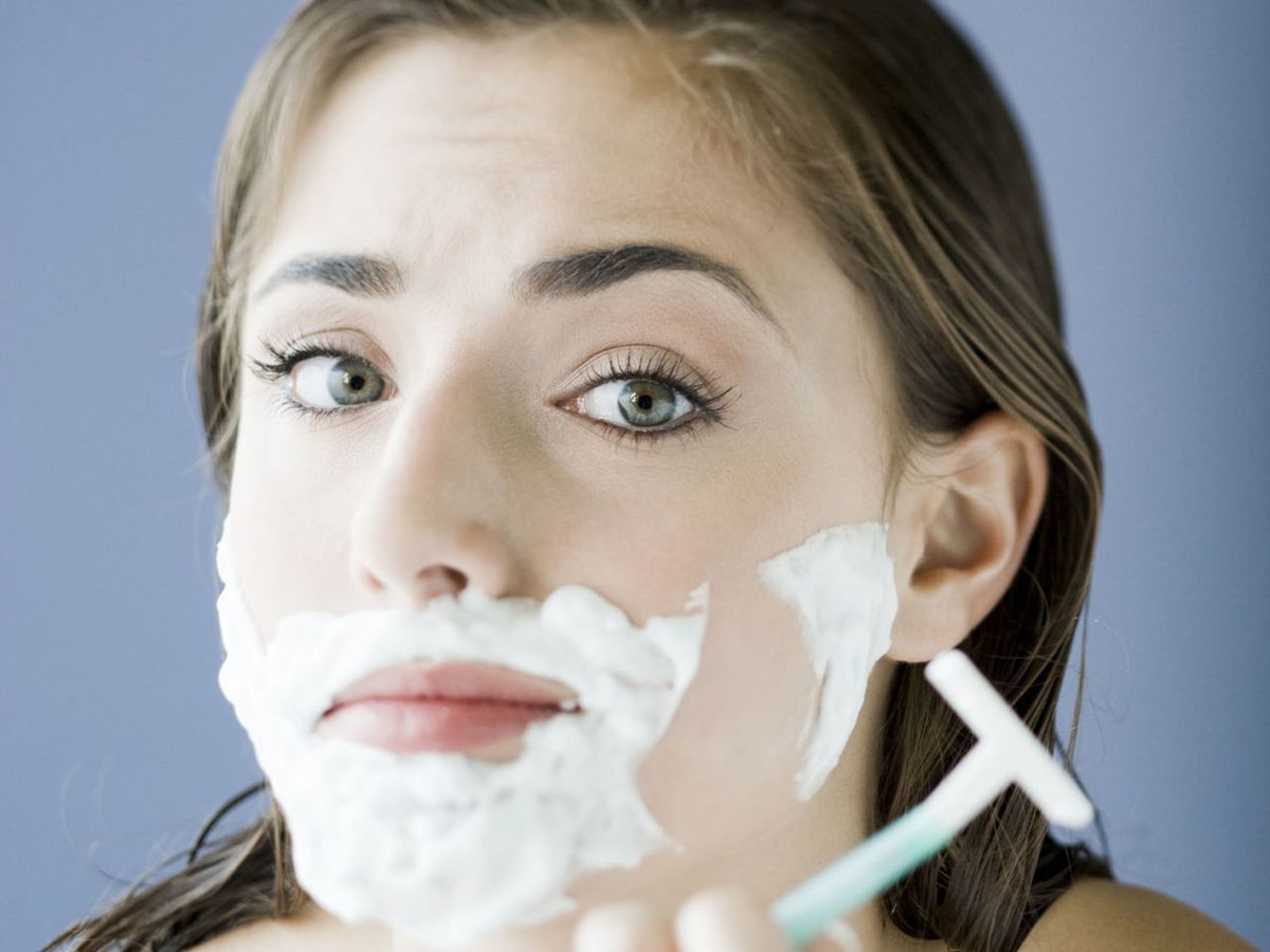 Beweren jacht amplitude Nieuwe beautytrend: vrouwen die hun gezicht scheren