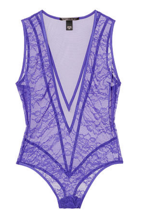 Purple, Pattern, Collar, Line, Violet, Electric blue, Cobalt blue, Lavender, Symmetry, Design, 