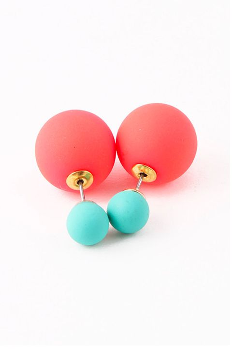 Pink, Colorfulness, Teal, Turquoise, Aqua, Circle, Body jewelry, Earrings, Natural material, Coquelicot, 
