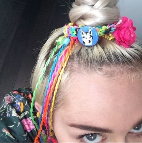 Miley Cyrus has a "Floyd bun" now.