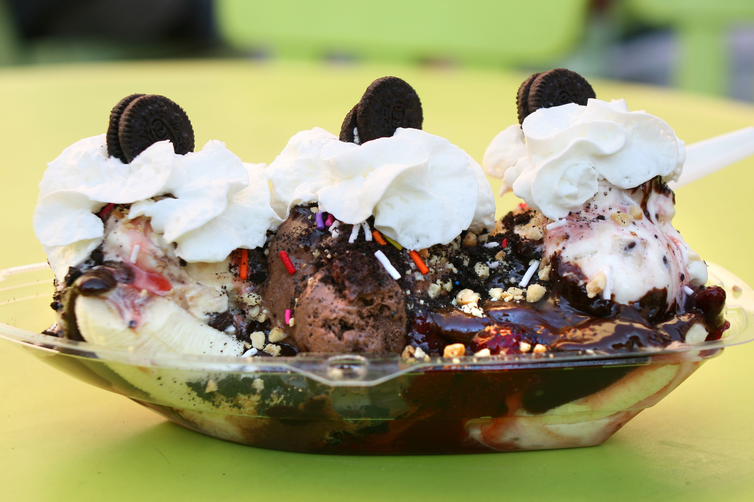 14 Over-the-Top Ice Cream Sundaes You Need In Your Life