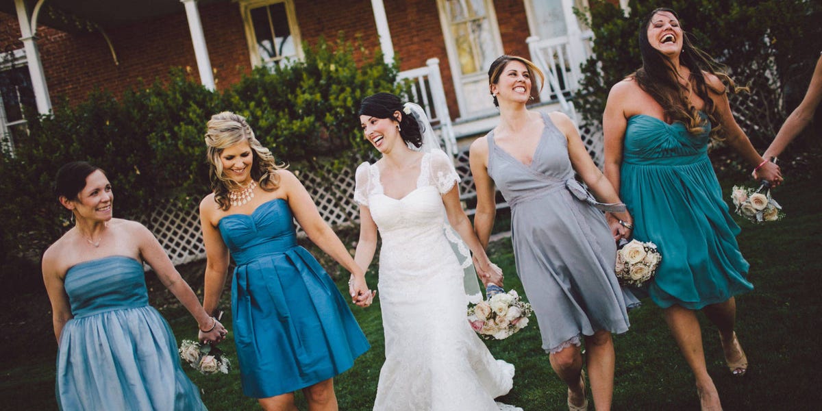 18 Adorable Photos That Prove the Best Bridesmaids Dresses Are Mismatched