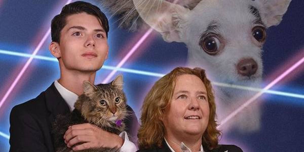 Coolest Principal Ever Gets In On Teen S Laser Cat Themed Yearbook Pic