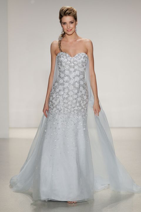 Oh Look Here S Your Frozen Themed Wedding Dress Irl