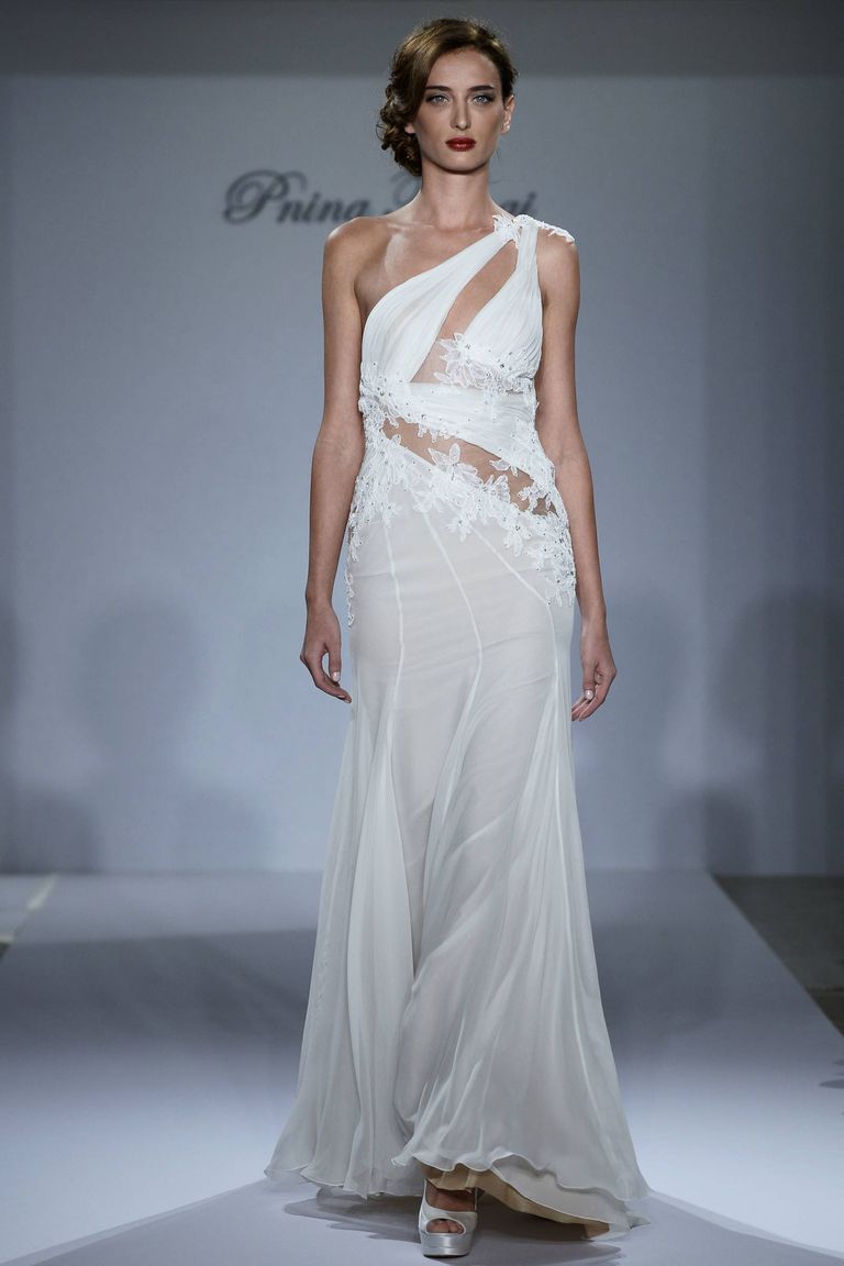 13 Gorgeously Sexy Wedding Gowns