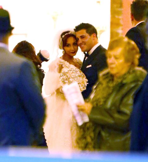All the details on Snooki's beautiful wedding.