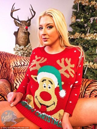 320px x 426px - Porn Stars Wearing Ugly Christmas Sweaters Because Why Not
