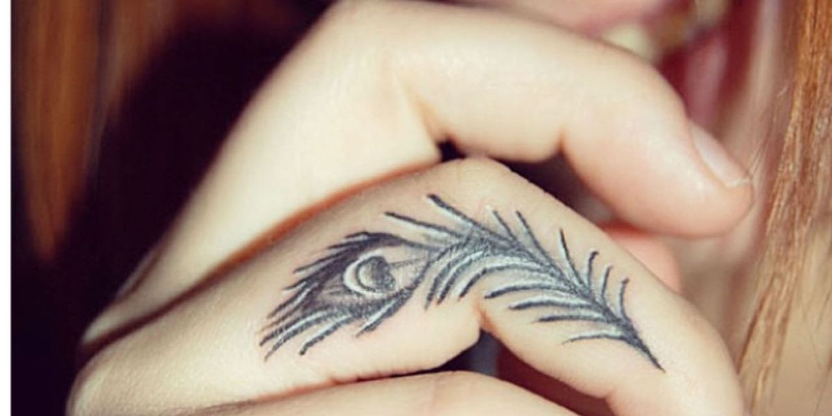 28 Tiny Finger Tattoo Ideas