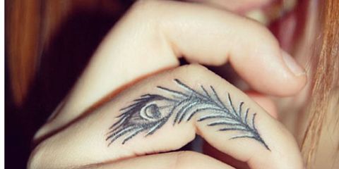 28 Tiny Finger Tattoo Ideas